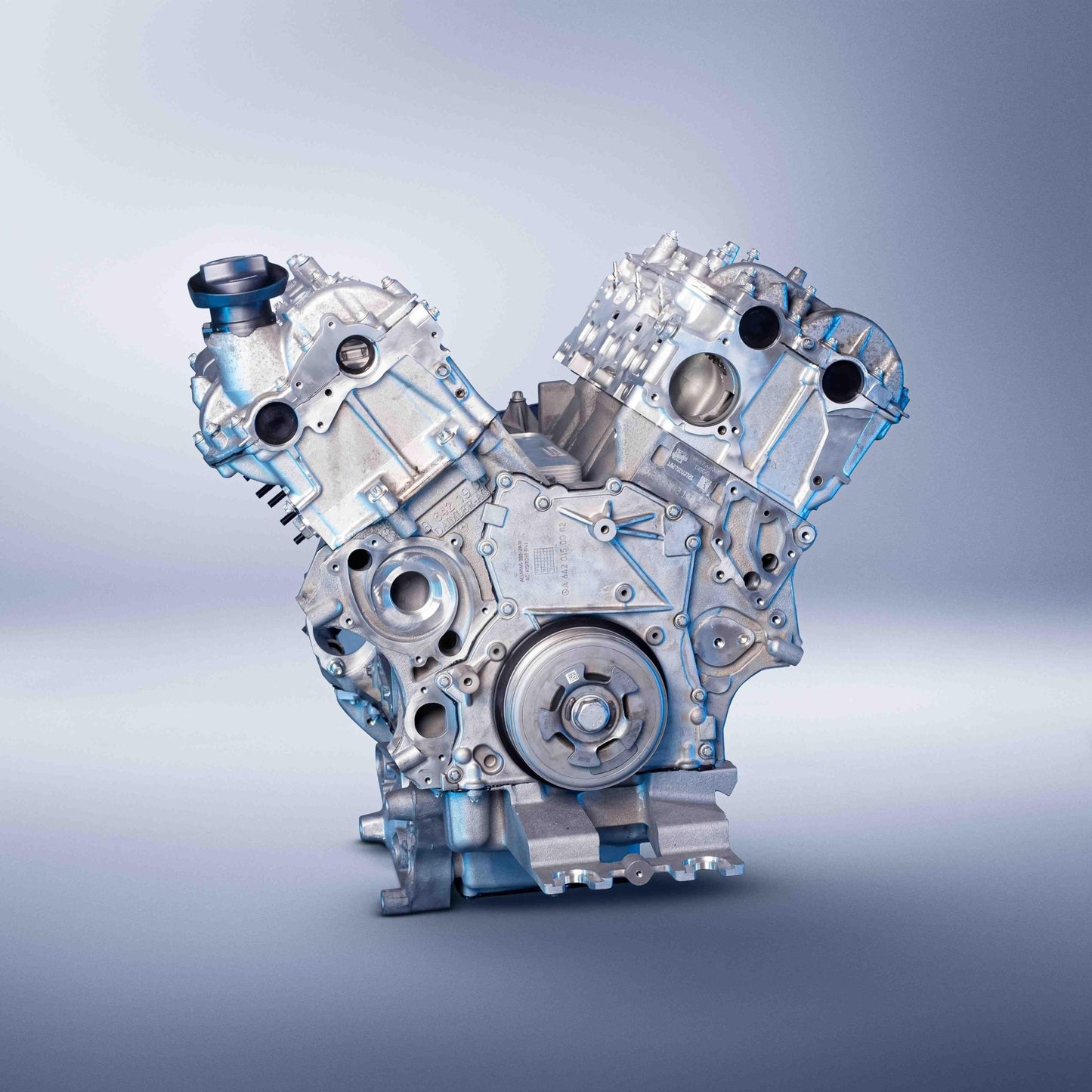 Austauschmotor Mercedes Benz 300, 320, 350 CDI OM642.855 - MIK Motoren GmbH